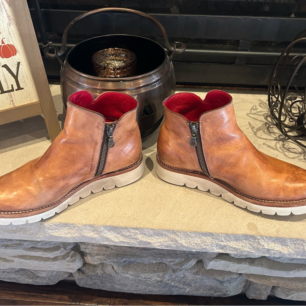 Bed Stu Tan Ankle Boots with Red Interior - Picture 3 of 10